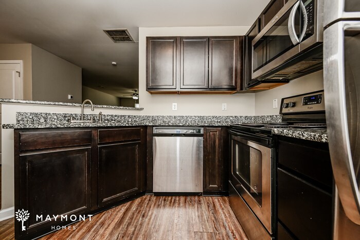 Building Photo - 2215 Marlin Dr