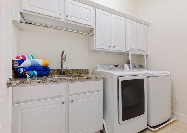 Building Photo - 503 Cinnamon Beach Ln