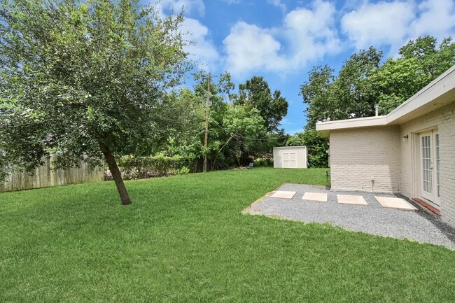 Building Photo - 4011 Ebbtide Dr