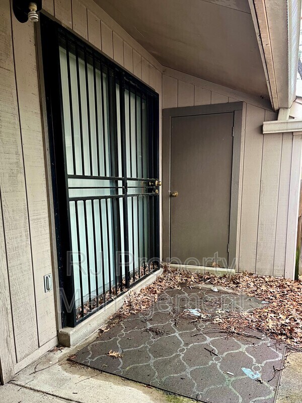 Building Photo - 5656 Encino Cove