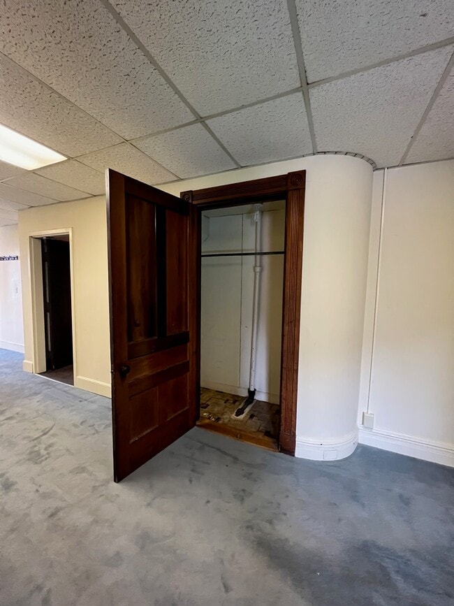 Building Photo - McShane Block