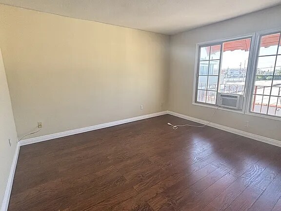 Building Photo - 6742 Western Ave