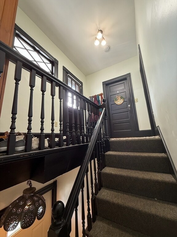 Building Photo - 158 Grove St