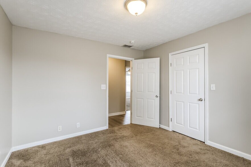 Building Photo - 90 Hillwood Dr