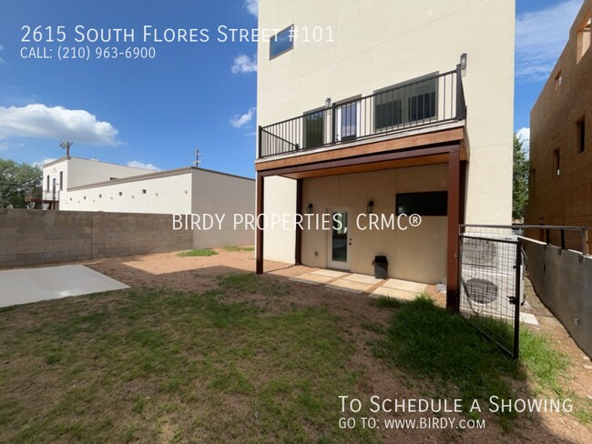 Building Photo - 2615 S Flores St