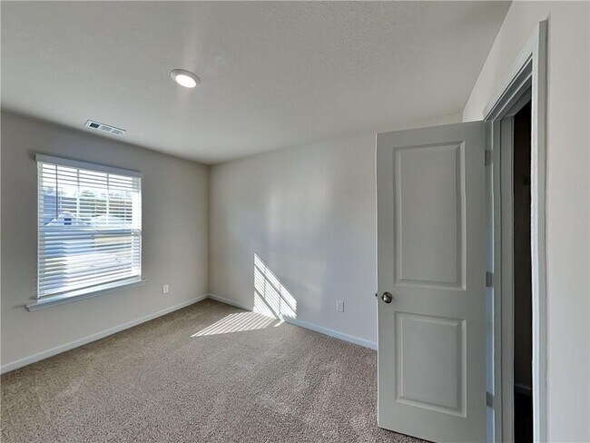 Building Photo - 1205 Fendt Dr