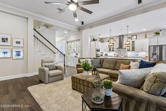 Building Photo - 209 Manor Ln