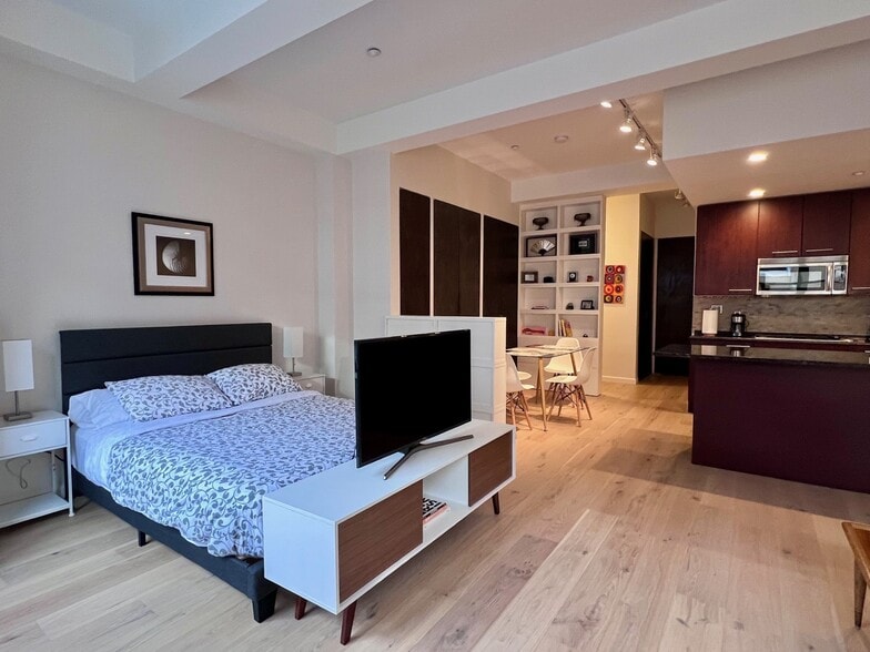 Building Photo - 40 Fay St