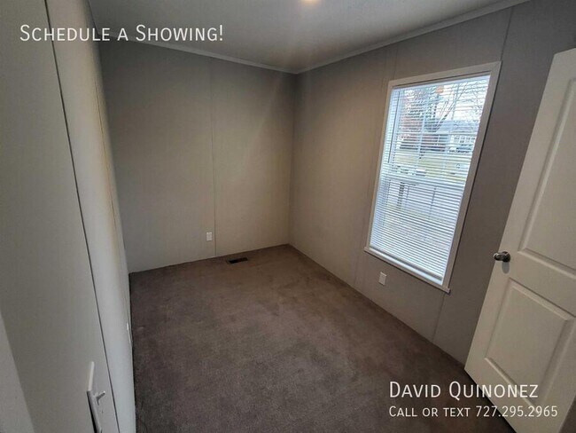 Building Photo - 3250 Maysville Pike