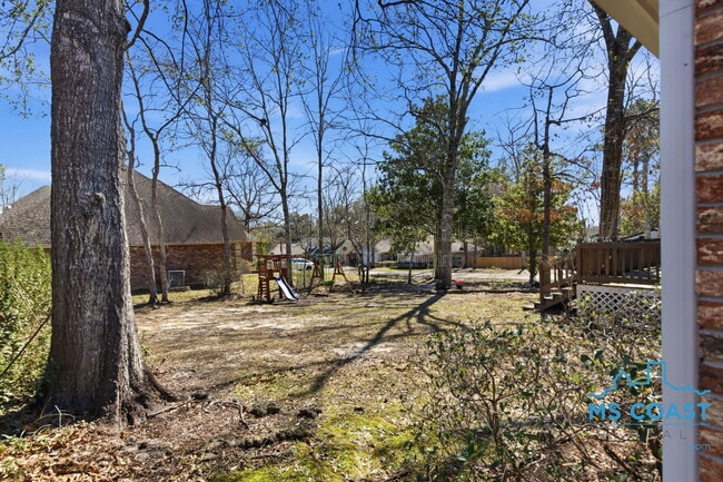 Building Photo - 880 Oio Pl