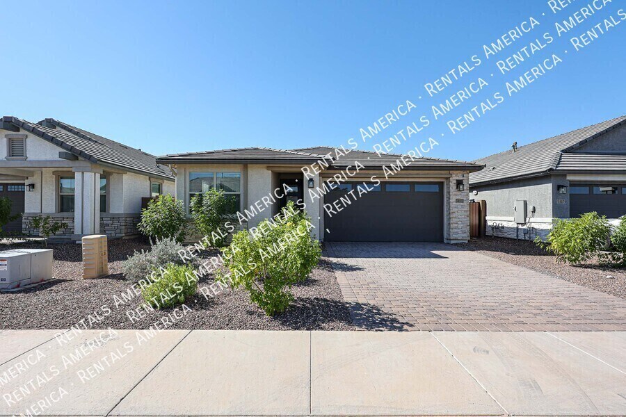 Building Photo - 5411 W Royal Palm Rd