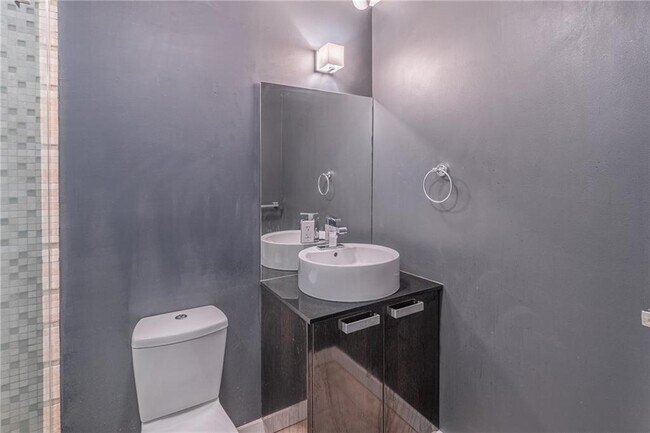 Building Photo - 650 Glen Iris Dr NE