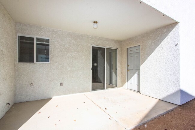 Building Photo - 7348 E Horseshoe Ln