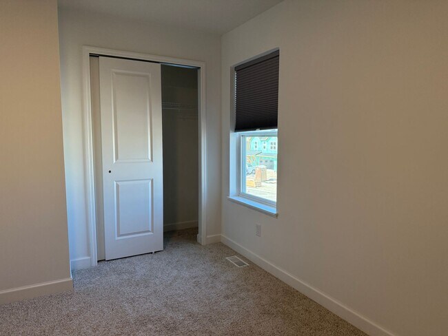 Building Photo - Stunning New Construction Home - Modern Lu...