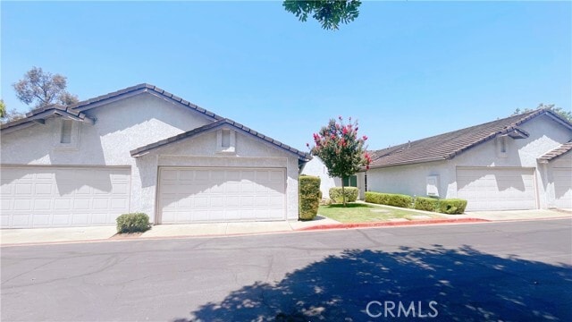 Building Photo - 2470 Saratoga Ln