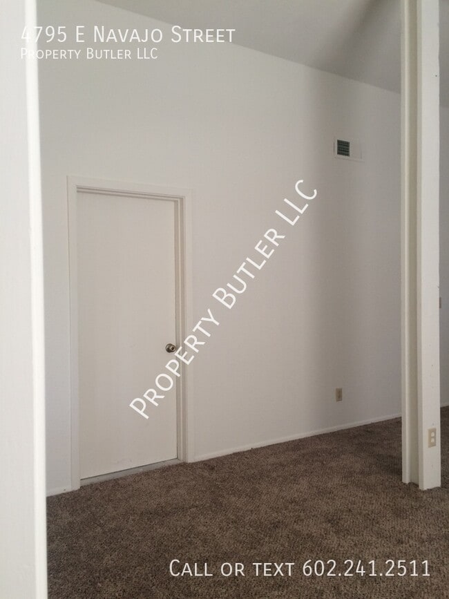 Building Photo - 4795 E Navajo St