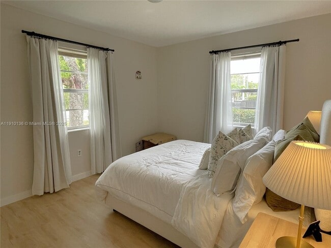 Building Photo - 5545 SW 80th St