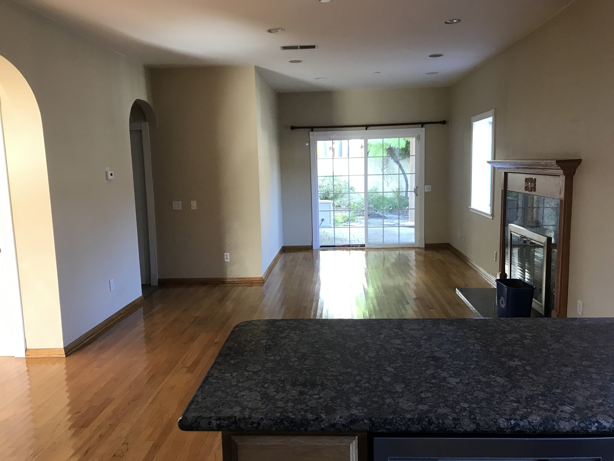 sliding doors open to backyard - 1304 Mackay Ln