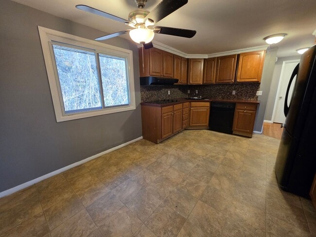 Building Photo - 2 Bedroom Apartment - Newburgh, NY