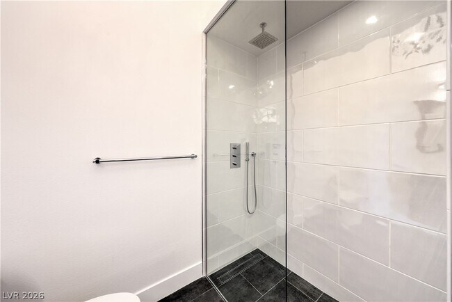 Building Photo - 1501 Foothills Village Dr