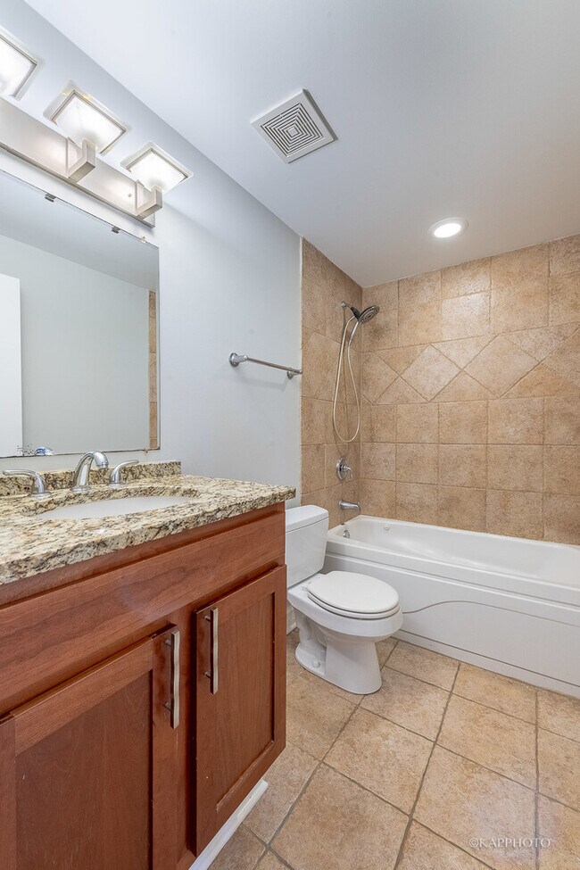 Building Photo - 4418 S Indiana Ave