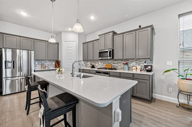 Building Photo - 6506 Tiburon Lakes Dr