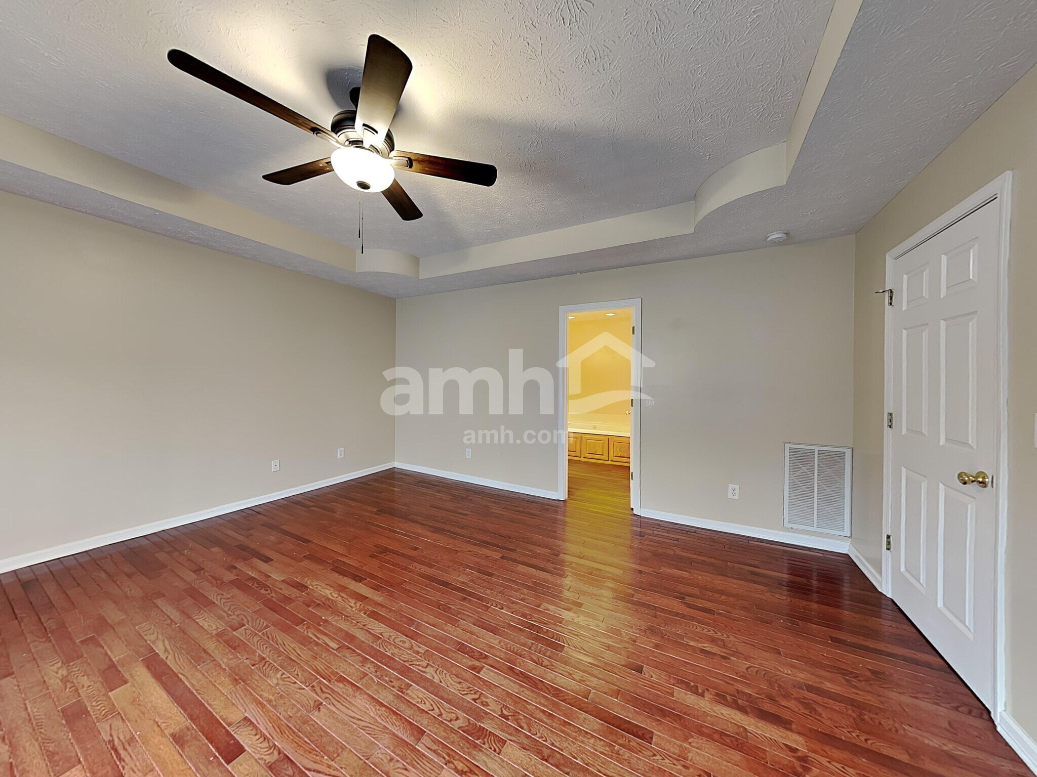 Building Photo - 2122 Creek Trail Dr