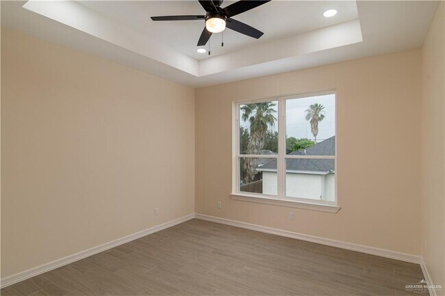 Building Photo - 15 N Crown Point