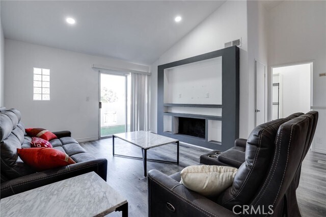 Building Photo - 5500 Terrace Blvd