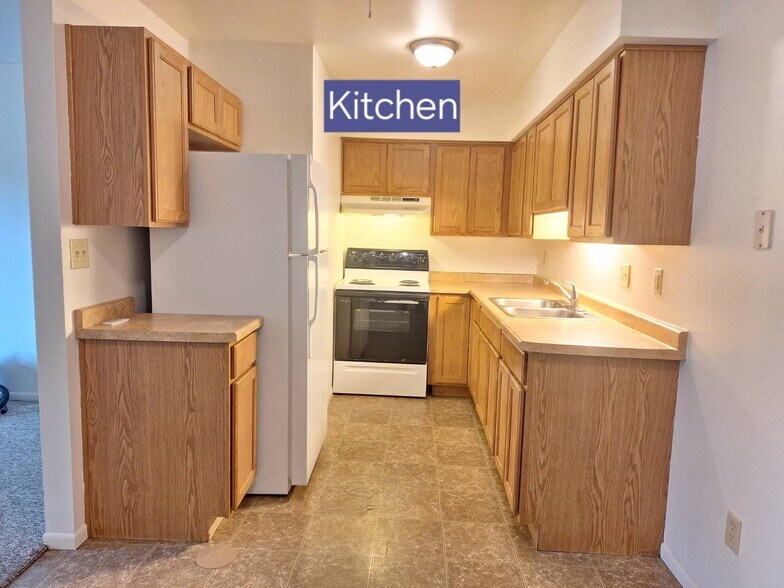 Building Photo - 1215 W Beckert Rd