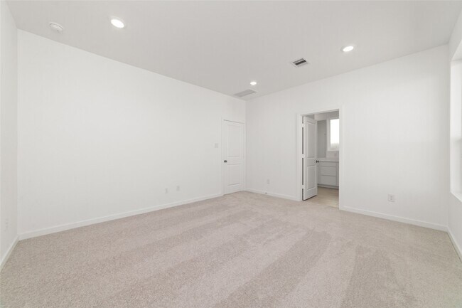 Building Photo - 6610 Sunset Velvet Dr