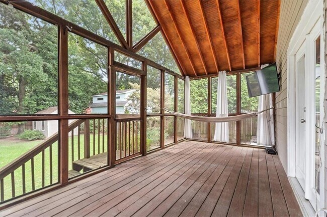 Building Photo - 259 Spence Ave SE