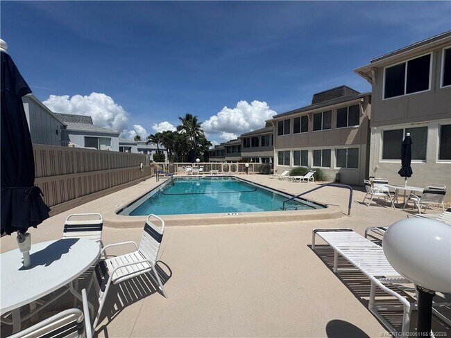 Building Photo - 1501 NE Ocean Blvd