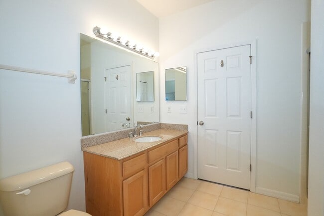 Building Photo - Partridge on University