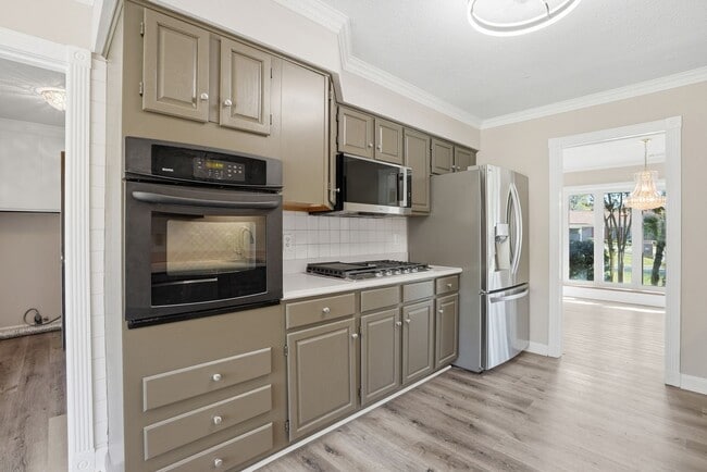 Building Photo - Mayfair Home For Lease with Backyard Oasis!