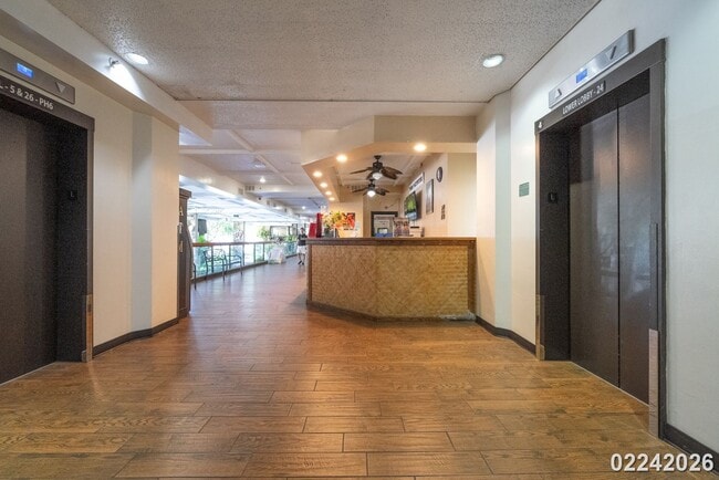 Building Photo - Studio in Hawaiian Monarch