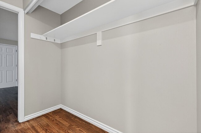 Building Photo - 985 Corona St