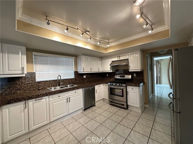 Building Photo - 1004 Harkness Ln