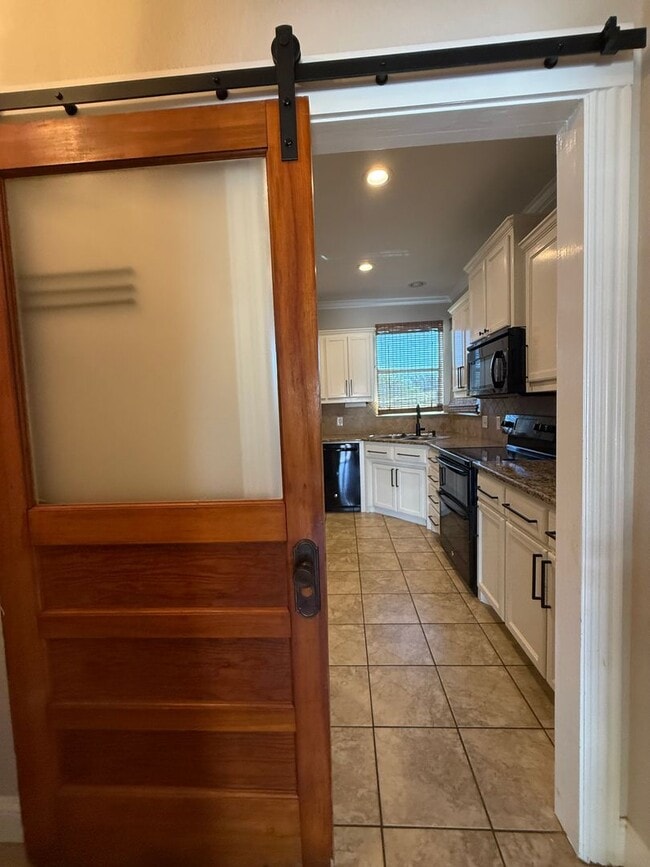 Building Photo - 1846 Sandpiper Dr