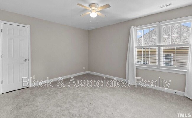 Building Photo - 269 Hogans Valley Way