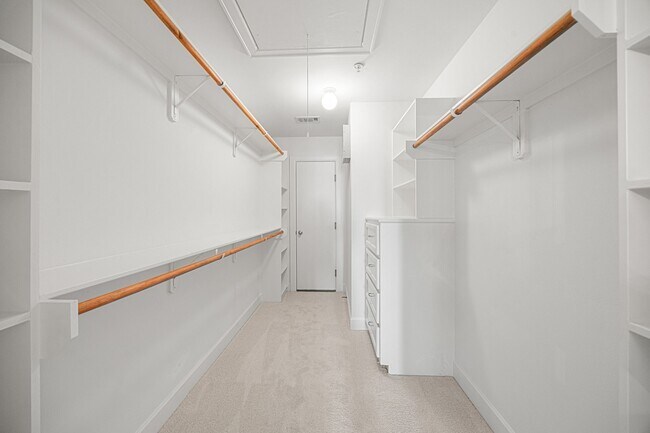 Building Photo - 7650 Springhill St