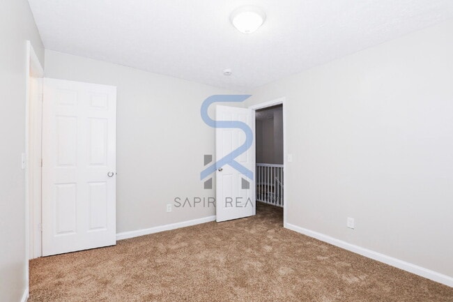 Building Photo - 2108 Lindley Ln