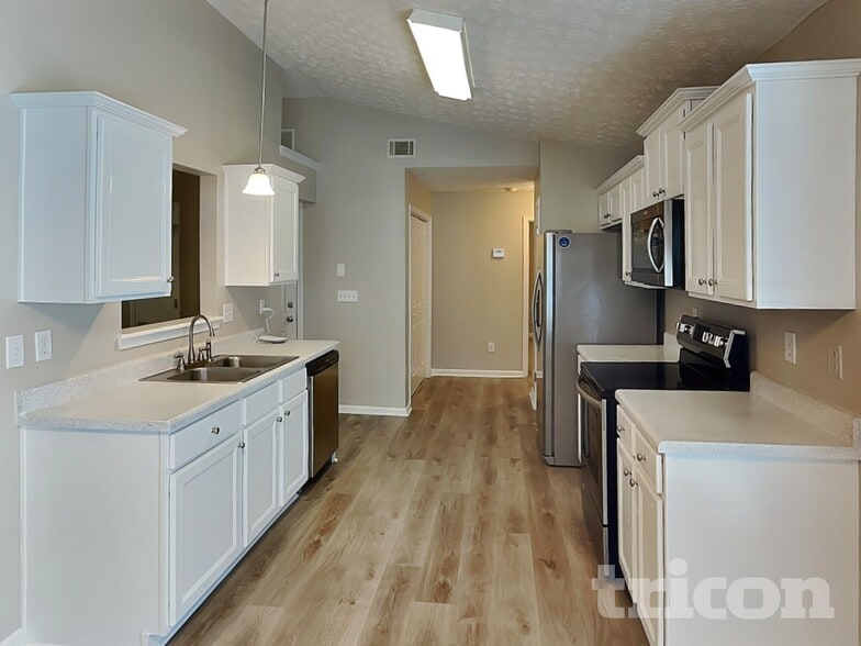 Building Photo - 210 Brookstone Trail