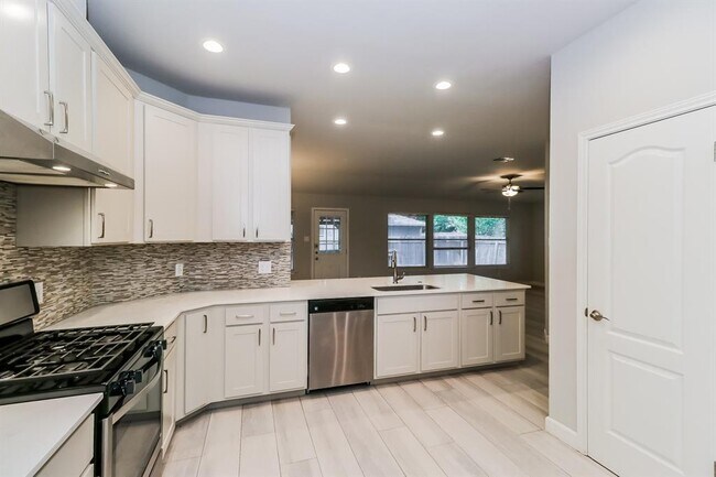 Building Photo - 9604 Kangaroo Ln