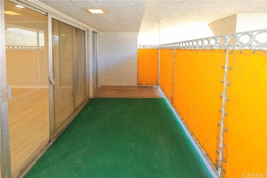 Building Photo - 4950 Louise Ave