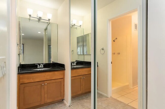 Building Photo - Dual-Master Condo Near the Beach w/ Firewo...