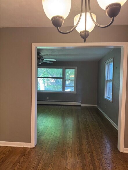 Living room - 1704 S Whittier Ave