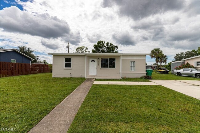 Building Photo - 21043 Bersell Ave