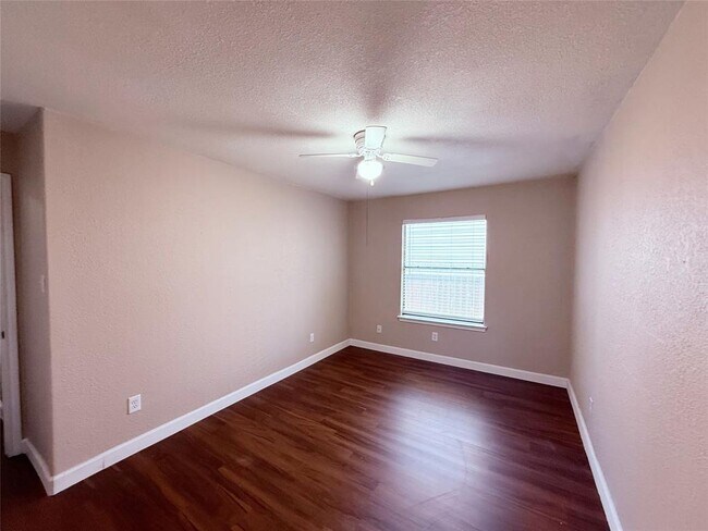 Building Photo - 12314 Thompkins Dr