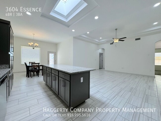Building Photo - 3604 Essence-